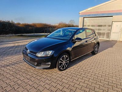 Second-hand VW Golf VII LOUNGE 150 CP (110 kW) 2015 Negru Berlinǎ