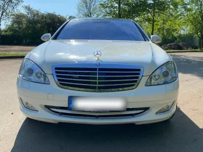 Używany Mercedes S500 388 KM (285 kW) 2008 Biały Sedan/Limuzyna