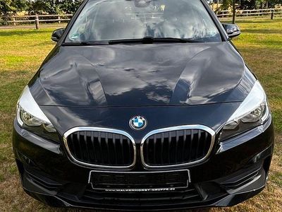 Begagnad BMW 218 Advantage 140 HK (102 kW) 2019 Svart Kombi