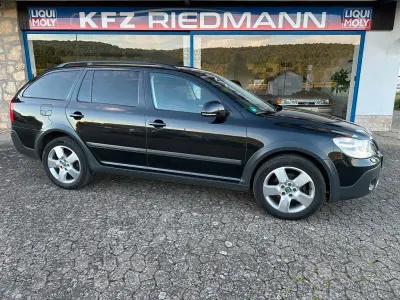 Używany Skoda Octavia Scout 4x4 140 KM (102 kW) 2011 Czarny Kombi