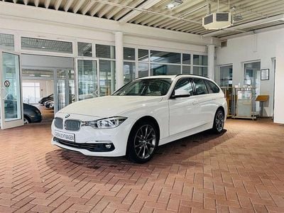 Weiß Gebraucht 2018 BMW 320 Luxury Line Kombi | 23.500 € (Teuer)