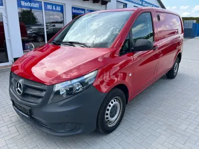 Gebraucht Mercedes Vito 114 PS (83 kW) 2019 Rot Van