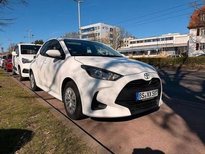 Second-hand Toyota Yaris Basis 72 CP (52 kW) 2022 Alb Hatchback