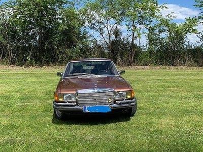 Usata Mercedes 450 286 CV (210 kW) 1976 Marrone Berlina
