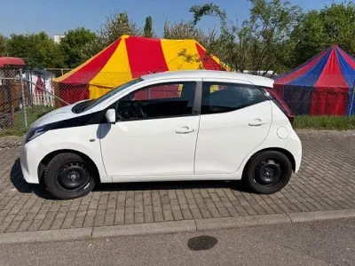 Brugt Toyota Aygo Team 72 HK (52 kW) 2021 Hvid Hatchback
