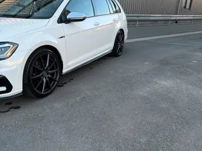 Używany VW Golf VII R 300 KM (220 kW) 2020 Biały Kombi