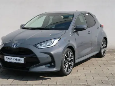 Neu Toyota Yaris Hybrid 116 PS (85 kW) 2026 Grau Limousine