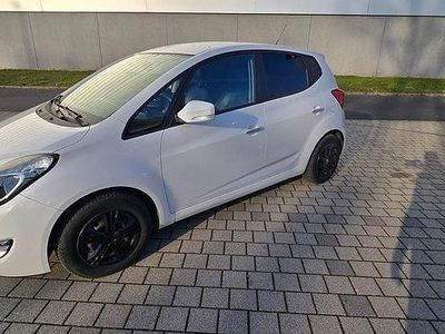 Weiß Gebraucht 2012 Hyundai ix20 Style Kleinwagen | 5.499 € (Etwas zu teuer)