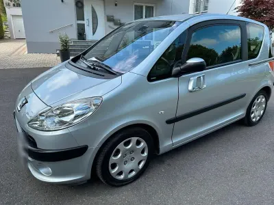 Gebraucht Peugeot 1007 75 PS (55 kW) 2005 Silber Van / Kleinbus