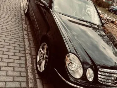 Brugt Mercedes E320 Elegance 224 HK (164 kW) 2002 Sort Sedan