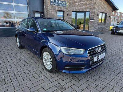 Gebraucht Audi A3 Ambiente 140 PS (102 kW) 2014 Blau Limousine