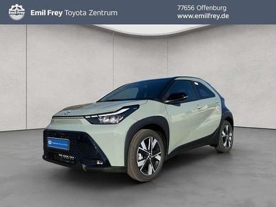Neu Toyota Aygo X 116 PS (85 kW) 2026 Urban khaki / night sky SUV