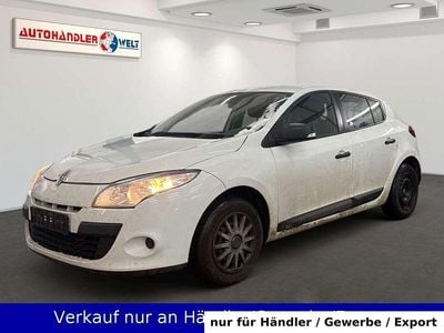 Weiß Gebraucht 2010 Renault Mégane Limousine | 1.999 € (Guter Preis)