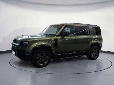 Gebraucht Land Rover Defender SE Dynamic 250 PS (183 kW) 2026 Woolstone green SUV