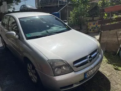 Używany Opel Vectra 122 KM (89 kW) 2005 Srebrny Sedan/Limuzyna