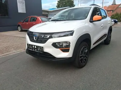 Gebraucht Dacia Spring Comfort Plus 33 kW (45 PS) 2022 Weiß Kleinwagen