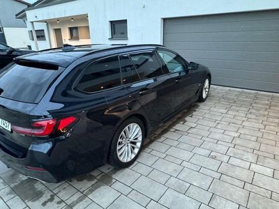 Gebraucht BMW 530 M Sport 286 PS (210 kW) 2021 Schwarz Kombi