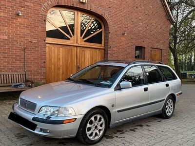 gebraucht Volvo V40 S Kombi 2.0 Liter, 136 PS. TÜV Neu