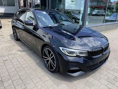 Schwarz Gebraucht 2020 BMW 320 M Sport Kombi | 17.990 €