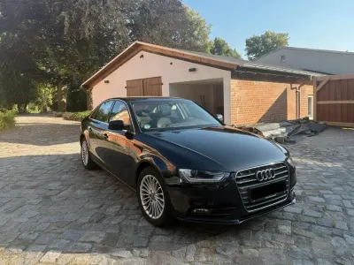 Gebraucht Audi A4 120 PS (88 kW) 2012 Schwarz Limousine