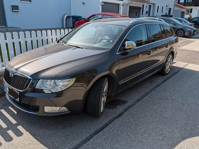 Gebraucht Skoda Superb Elegance 260 PS (191 kW) 2010 Braun Kombi