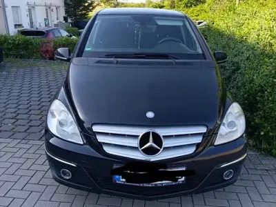 Gebraucht Mercedes B180 109 PS (80 kW) 2010 Schwarz Van / Kleinbus