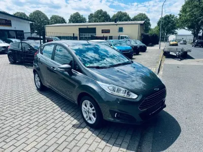 Gebraucht Ford Fiesta Titanium 80 PS (58 kW) 2017 Grau Kleinwagen