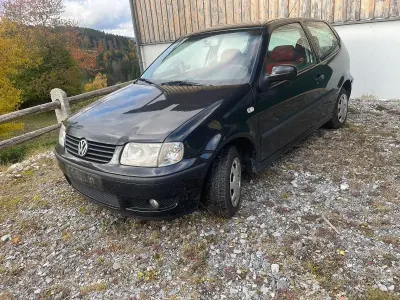 Brugt VW Polo Basis 54 HK (39 kW) 2001 Sort Hatchback
