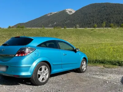 Używany Opel Astra GTC Innovation 90 KM (66 kW) 2009 Niebieski Coupe