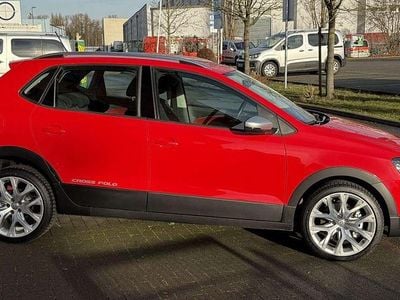 Gebraucht VW Polo Cross 110 PS (80 kW) 2016 Flashrot Kleinwagen
