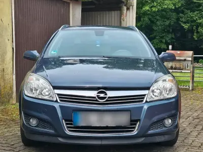 Gebraucht Opel Astra 101 PS (74 kW) 2008 Blau Kleinwagen