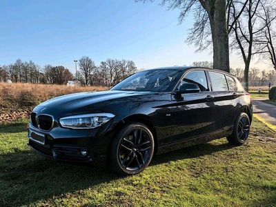 Gebraucht BMW 118 Sport Line 136 PS (100 kW) 2018 Schwarz Kleinwagen