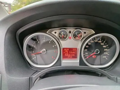 Gebraucht Ford Focus Titanium 101 PS (74 kW) 2008 Rot Kombi