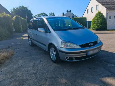 Gebraucht Ford Galaxy Ghia 131 PS (96 kW) 2005 Silber Van / Kleinbus