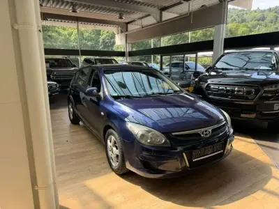 Gebraucht Hyundai i30 Edition 109 PS (80 kW) 2009 Indigo blue Kleinwagen