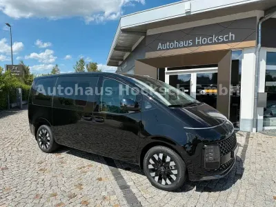 Neu Hyundai Staria Signature 225 PS (165 kW) 2025 Schwarz Van / Kleinbus