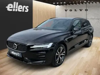 Gebraucht Volvo V60 Plus 197 PS (144 kW) 2025 Schwarz Kombi