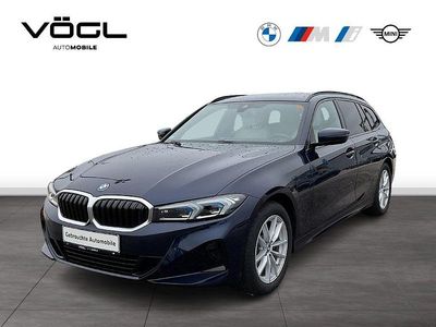 Gebraucht BMW 330e Sport Line 184 PS (135 kW) 2024 Blau Kombi