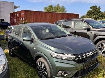 Grün Gebraucht 2025 Dacia Sandero Expression Limousine | 20.000 € (Etwas zu teuer)