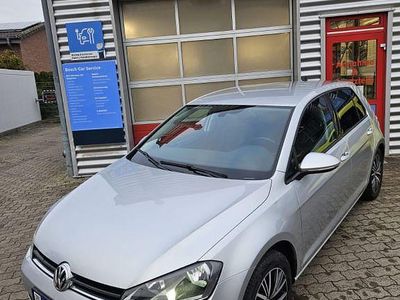 Silber Gebraucht 2016 VW Golf VII Allstar Limousine | 13.900 € (Etwas zu teuer)