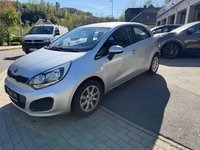 Begagnad Kia Rio Edition 7 109 HK (80 kW) 2015 Silver Sedan