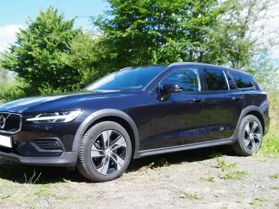 Gebraucht Volvo V60 CC Pro 197 PS (144 kW) 2022 Schwarz Kombi
