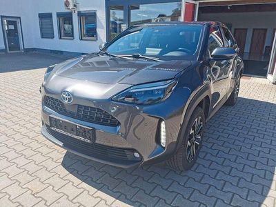 Gebraucht Toyota Yaris Cross Team 116 PS (85 kW) 2022 Grau SUV