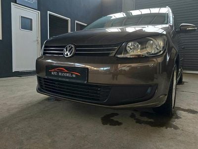 Gebraucht VW Touran Trendline 105 PS (77 kW) 2013 Braun Van / Kleinbus