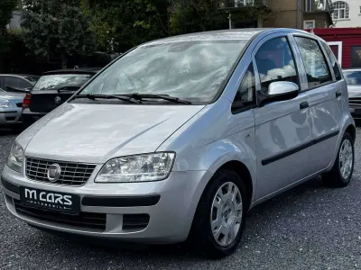Gebraucht Lancia Musa 95 PS (69 kW) 2011 Silber Van / Kleinbus