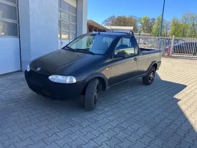 Usata Fiat Strada 73 CV (53 kW) 2000 Nero Pick-up