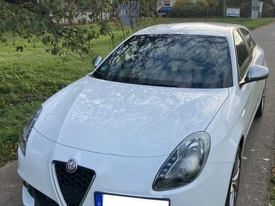 Gebraucht Alfa Romeo Giulietta Super 120 PS (88 kW) 2018 Weiß Kleinwagen