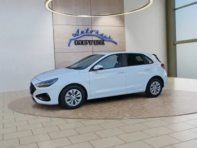 Neu Hyundai i30 116 PS (85 kW) 2026 Atlas white Limousine