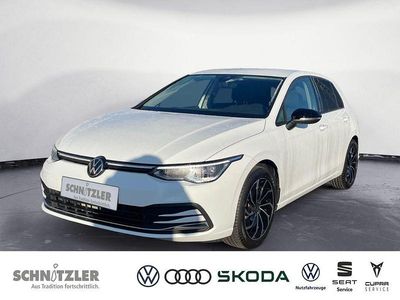 Gebraucht VW Golf VIII Move 131 PS (96 kW) 2023 Weiß Limousine