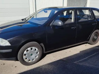 Gebraucht Skoda Octavia Classic 102 PS (75 kW) 2011 Schwarz Kombi